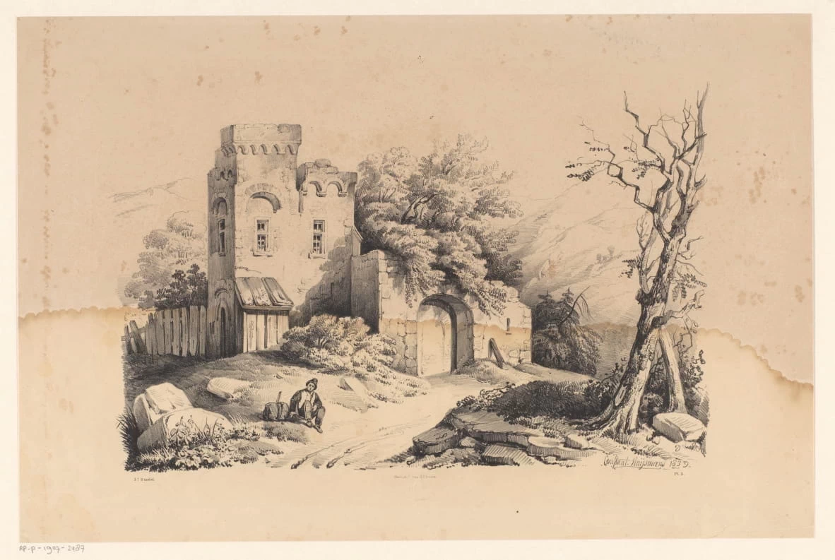 Escursionista in paesaggio con rovine